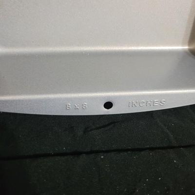 Large Variety of Baking Pans, Molded Pans and More (K-CE)