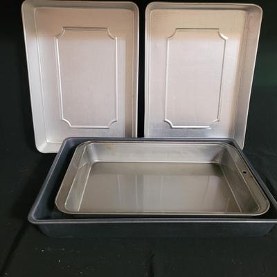 Large Variety of Baking Pans, Molded Pans and More (K-CE)