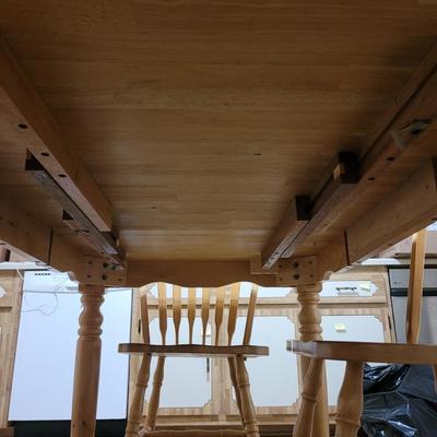 Wooden Kitchen Table with Leaf and Four Chairs (K-CE)