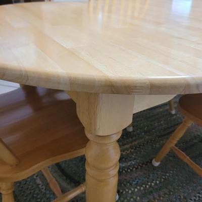 Wooden Kitchen Table with Leaf and Four Chairs (K-CE)