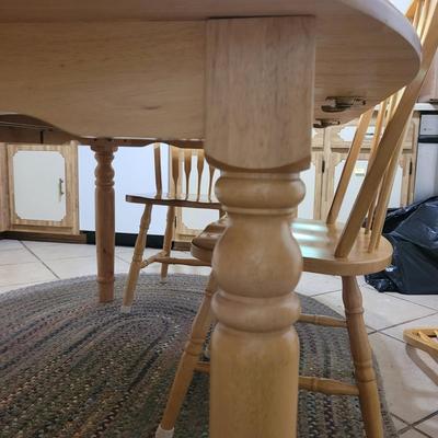 Wooden Kitchen Table with Leaf and Four Chairs (K-CE)