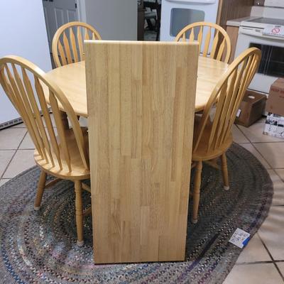 Wooden Kitchen Table with Leaf and Four Chairs (K-CE)