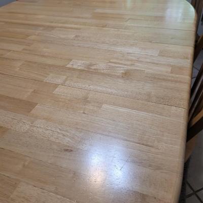 Wooden Kitchen Table with Leaf and Four Chairs (K-CE)