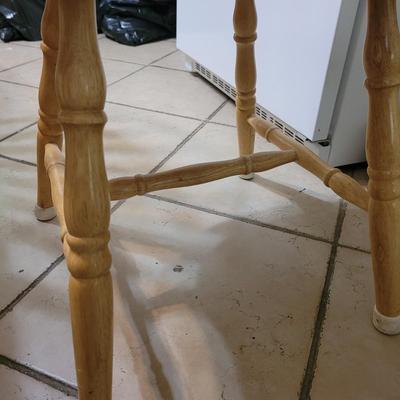 Wooden Kitchen Table with Leaf and Four Chairs (K-CE)