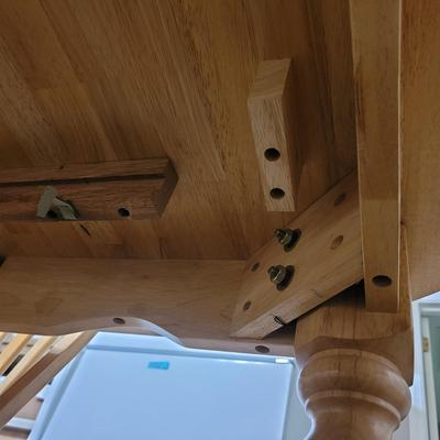 Wooden Kitchen Table with Leaf and Four Chairs (K-CE)