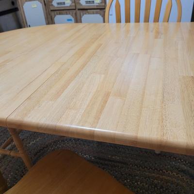 Wooden Kitchen Table with Leaf and Four Chairs (K-CE)