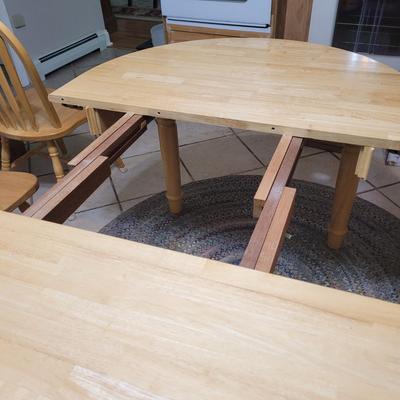 Wooden Kitchen Table with Leaf and Four Chairs (K-CE)