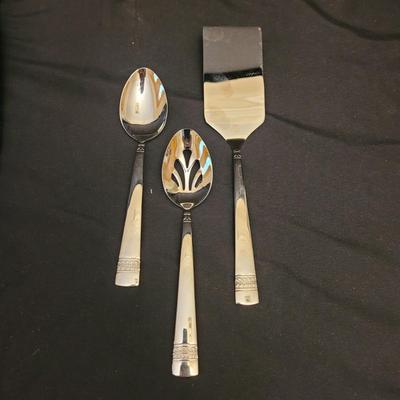 Reed and Barton 'Evergreen' Pattern Flatware Set (L-CE)