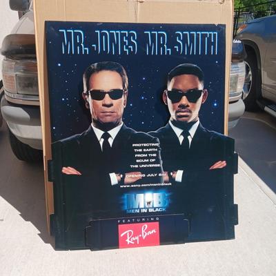 "MEN IN BLACK" 3D CARDBOARD FREE STANDING MOVIE THEATRE AD