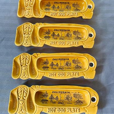 4 souvenir hot dog plates