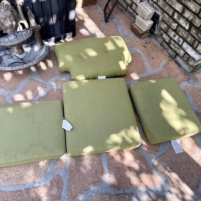 Outdoor cushion lot