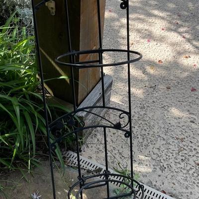 Outdoor pot holder