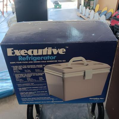 EXECUTIVE REFRIGERATOR FOR AUTO, BOAT, RV, ETC (KEEPS IT COLD OR WARM)