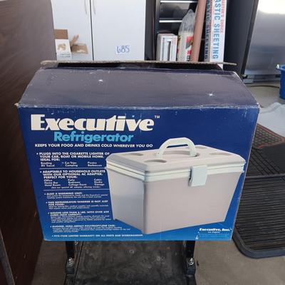 EXECUTIVE REFRIGERATOR FOR AUTO, BOAT, RV, ETC (KEEPS IT COLD OR WARM)