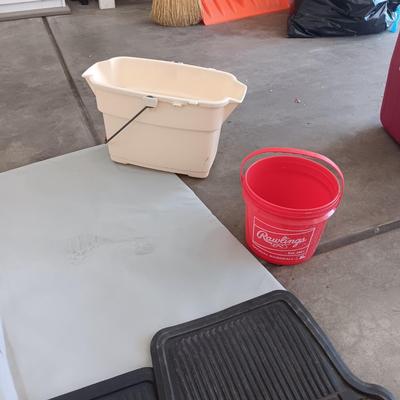 AUTO FLOOR MATS, CLEANING BUCKETS AND TARP
