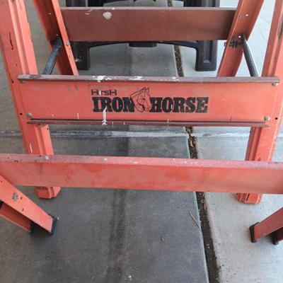 4 FOLDING SAW HORSES