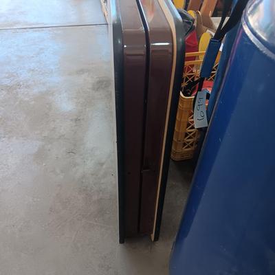 FOLDING 6 FOOT TABLE