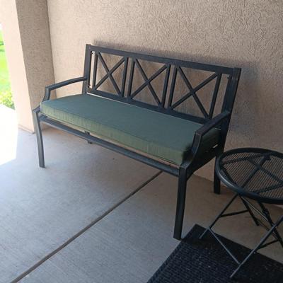 METAL BENCH WITH CUSHION AND FOLDING MESH TABLE