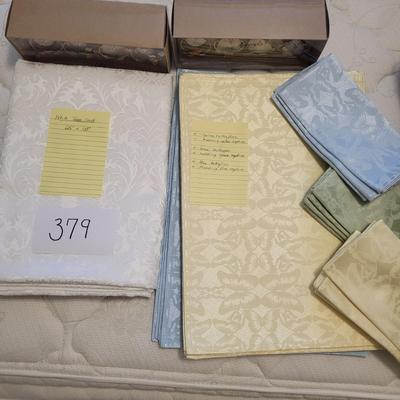 LINEN TABLECLOTHS, NAPKINS AND PLACEMATS PLUS BUNNY NAPKIN RINGS
