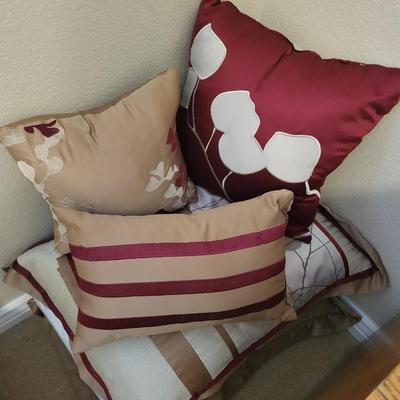 COMPLETE QUEEN SIZE BEDDING