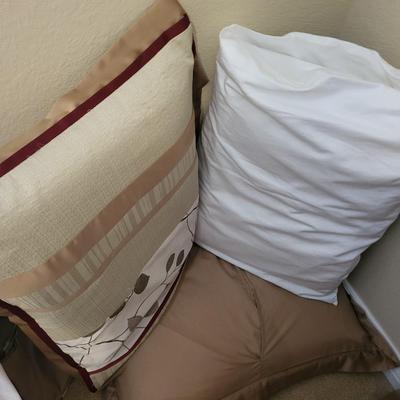 COMPLETE QUEEN SIZE BEDDING