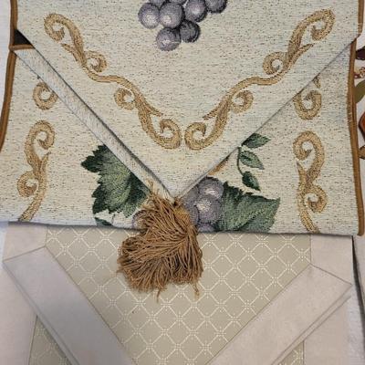 AUTUMN TABLECLOTHS, TABLE RUNNERS, NAPKINS, PLACEMATS & HANDMADE QUILT