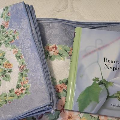 LINEN TABLECLOTHS AND NAPKINS
