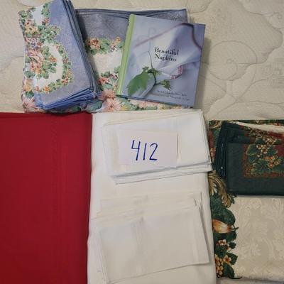 LINEN TABLECLOTHS AND NAPKINS