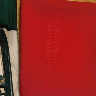 LINEN TABLECLOTHS AND NAPKINS