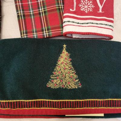 CHRISTMAS THROW, TABLECLOTH W/NAPKINS, TABLE RUNNER & PINECONE NAPKIN RINGS & TOWELS