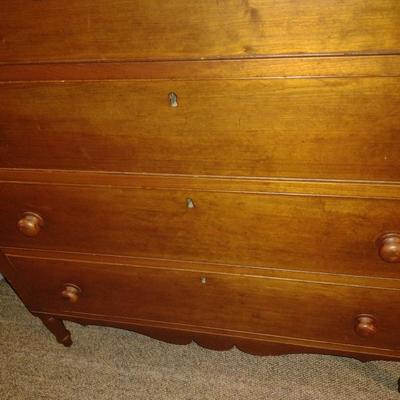 Antique Early American Chest of Drawers