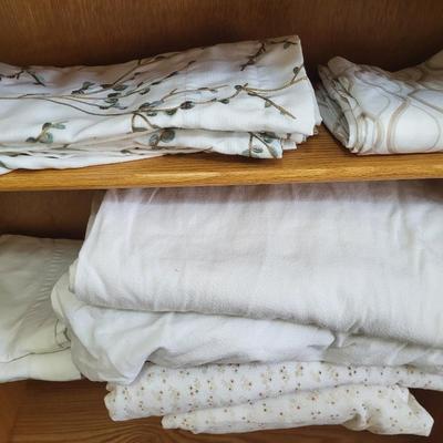 QUEEN SHEETS AND VALANCES