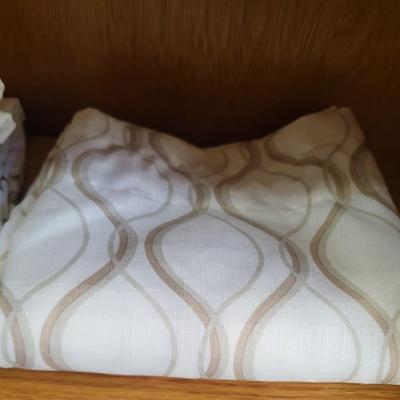 QUEEN SHEETS AND VALANCES