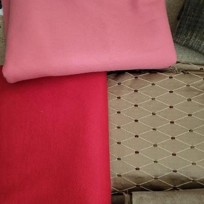 HANDMADE QUILT BLOCKS AND SEWING MATERIAL