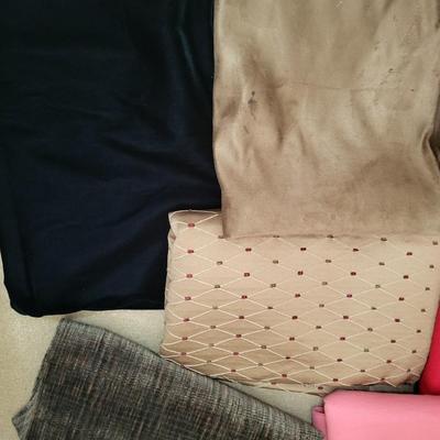 HANDMADE QUILT BLOCKS AND SEWING MATERIAL