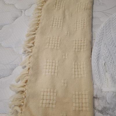 KNIT SHAWL AND THROW BLANKET