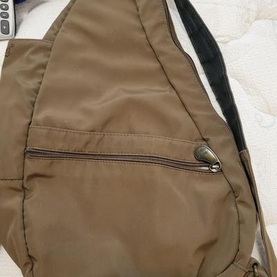 SHOULDER PACK, SLIPPER SOCKS, LEATHER PURSE, SHOPPING BAG AND CALCULATOR