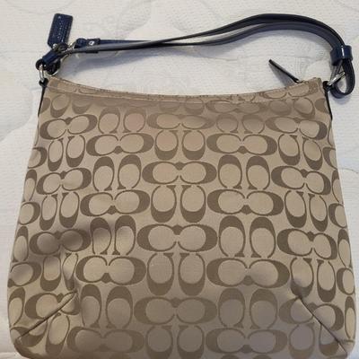 AUTHENTIC COACH PURSE