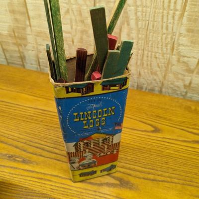 Vintage Lincoln Logs