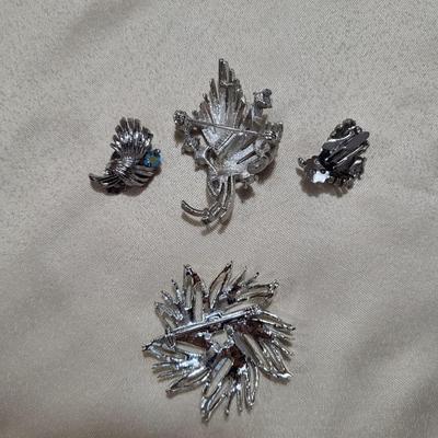 LISNER BROOCH SET, BRACELET AND PIN