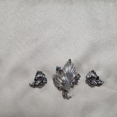 LISNER BROOCH SET, BRACELET AND PIN