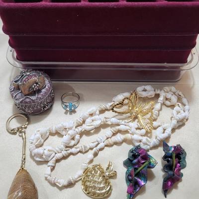 FELT SECTIONED BOXES, SEASHELL NECKLACE BUTTERFLY PIN AND MORE