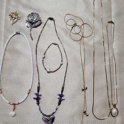 NECKLACES, BRACELET AND 2 PINS