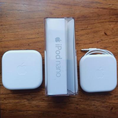 APPLE iPOD NANO AND 2 PAIRS OF EARBUDS