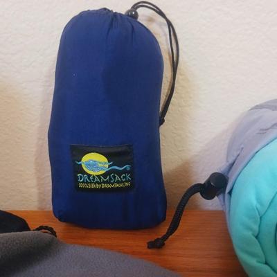 VOLTAGE VALET, EAGLE CREEK INFLATABLE NECK PILLOW, DREAM SACK AND MORE