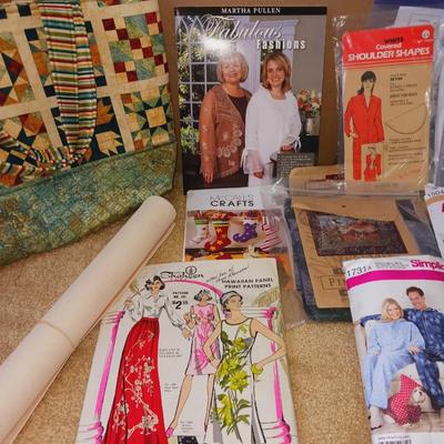 CLOTH TOTE AND SEWING PATTERNS