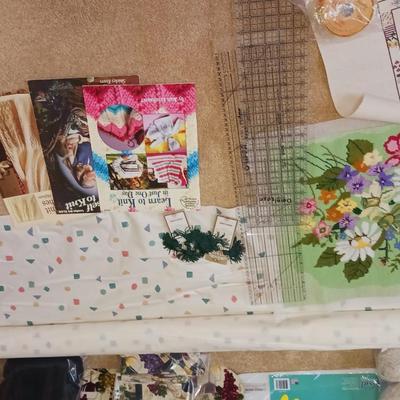 QUILTER'S RULERS, LARGE ROLL OF MATERIAL, LEARN TO KNIT BOOKS AND MORE