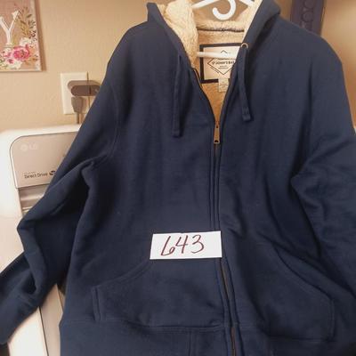 MEN'S ST JOHN'S BAY INSULATED HOODIE SIZE LARGE