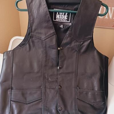 MEN'S TUFF HIDE LEATHER VEST (M) & HOLLOWAY COLLEGE LETTER JACKET (L)