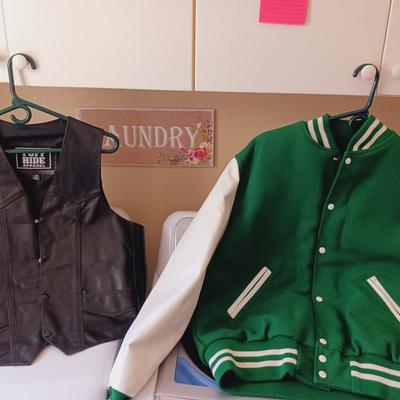 MEN'S TUFF HIDE LEATHER VEST (M) & HOLLOWAY COLLEGE LETTER JACKET (L)